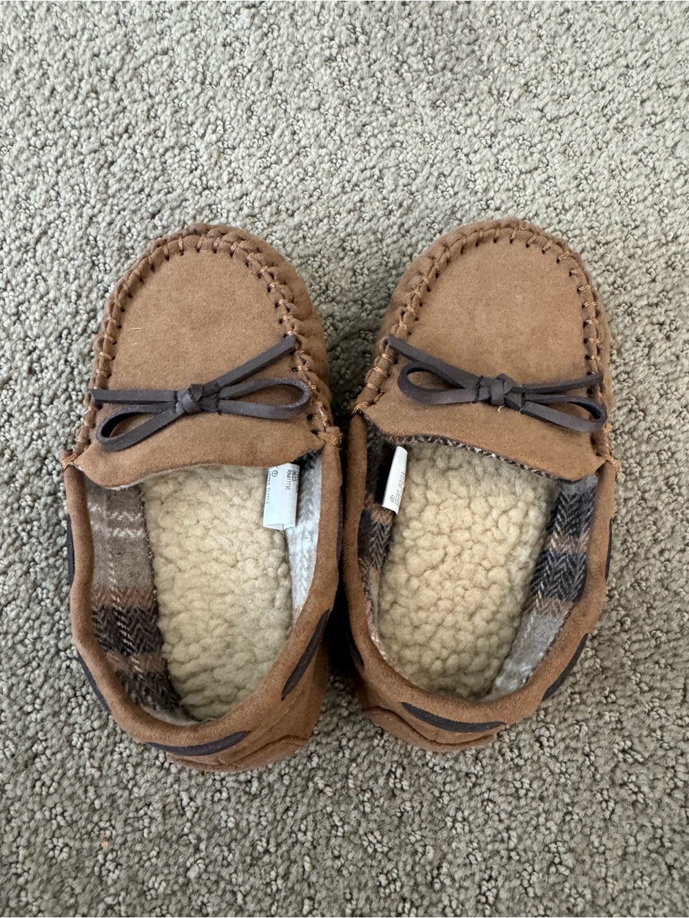 Cat & Jack Kids Tan Suede Moccasin Slippers with Sherpa Lining - EUC